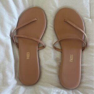 New WO Tags Tkees Sandals Women’s size 11 (typically run small)